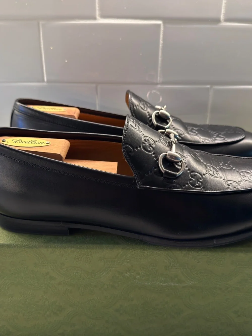 Men’s U.S. 10 Gucci Jordaan GG embossed silver horse bit loafers